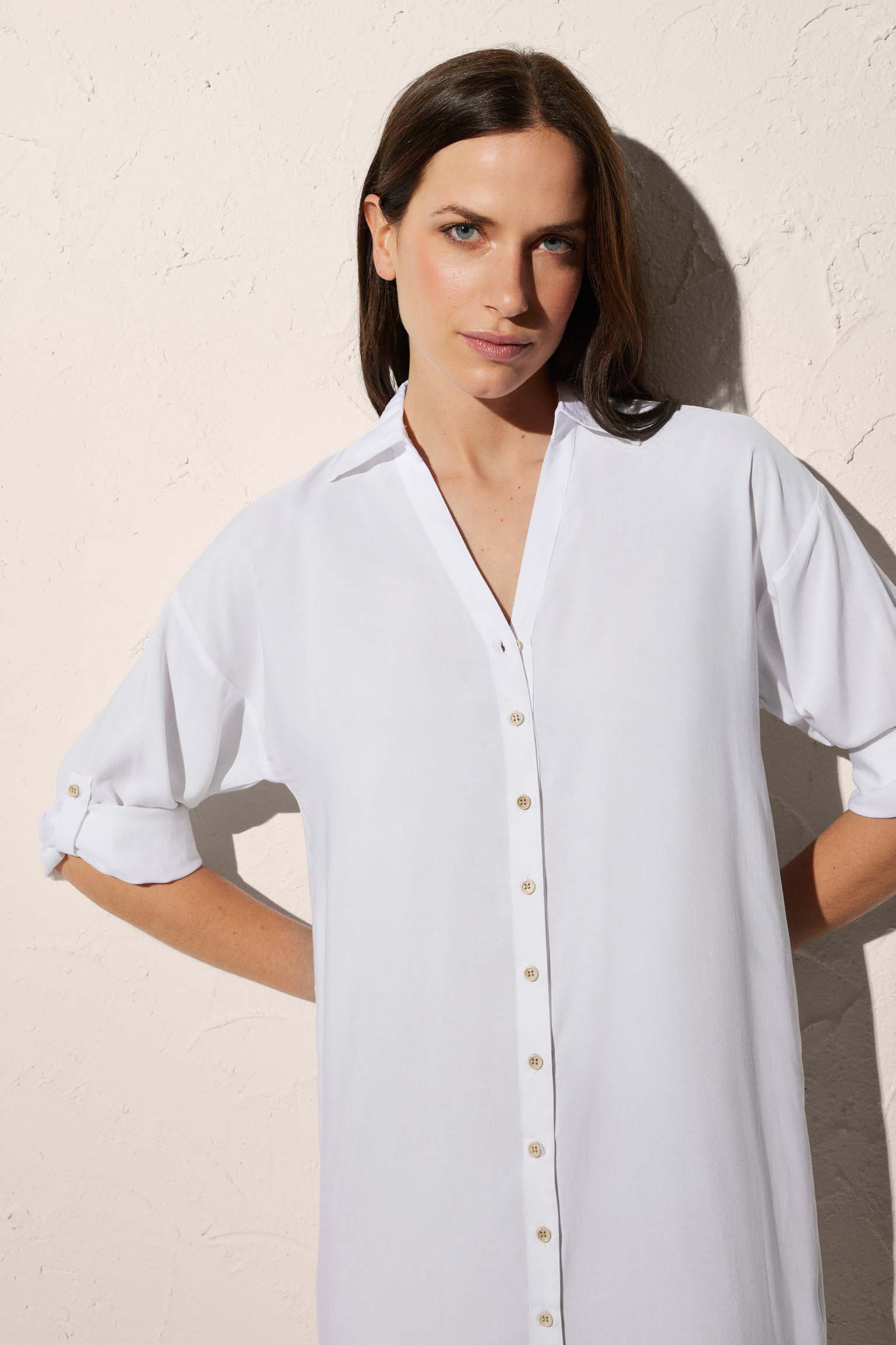 Short white half-sleeve beach dress with white buttons