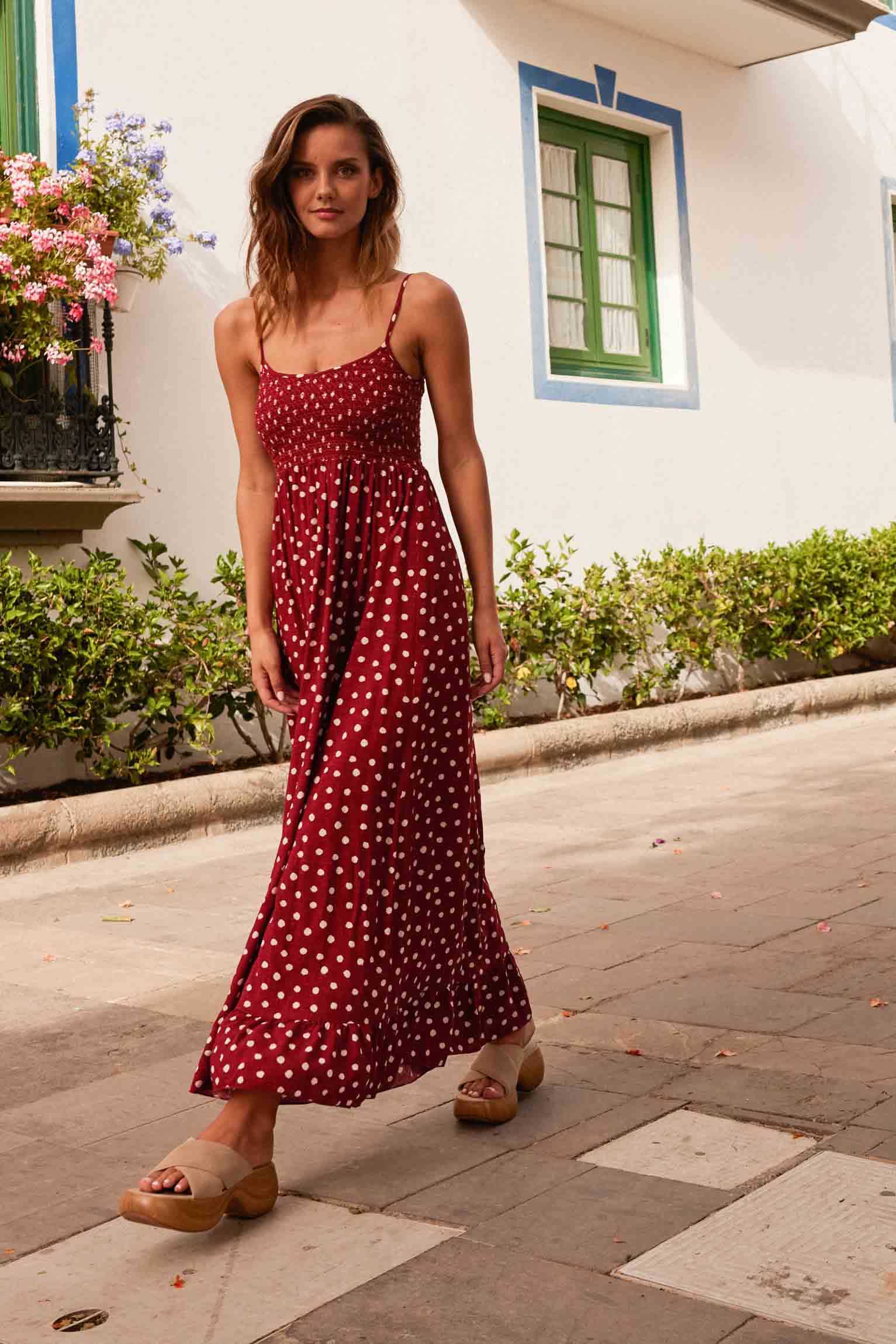 Long beach dress with maroon plumeti print straps