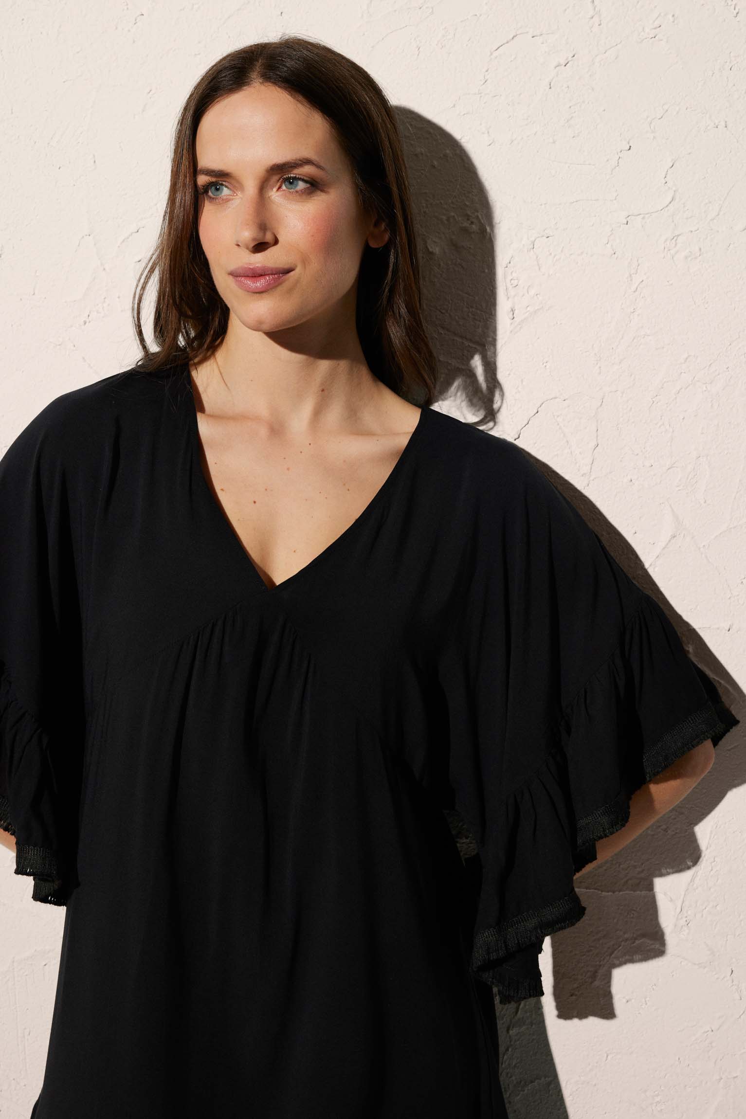 Short half-sleeve beach dress in plain black