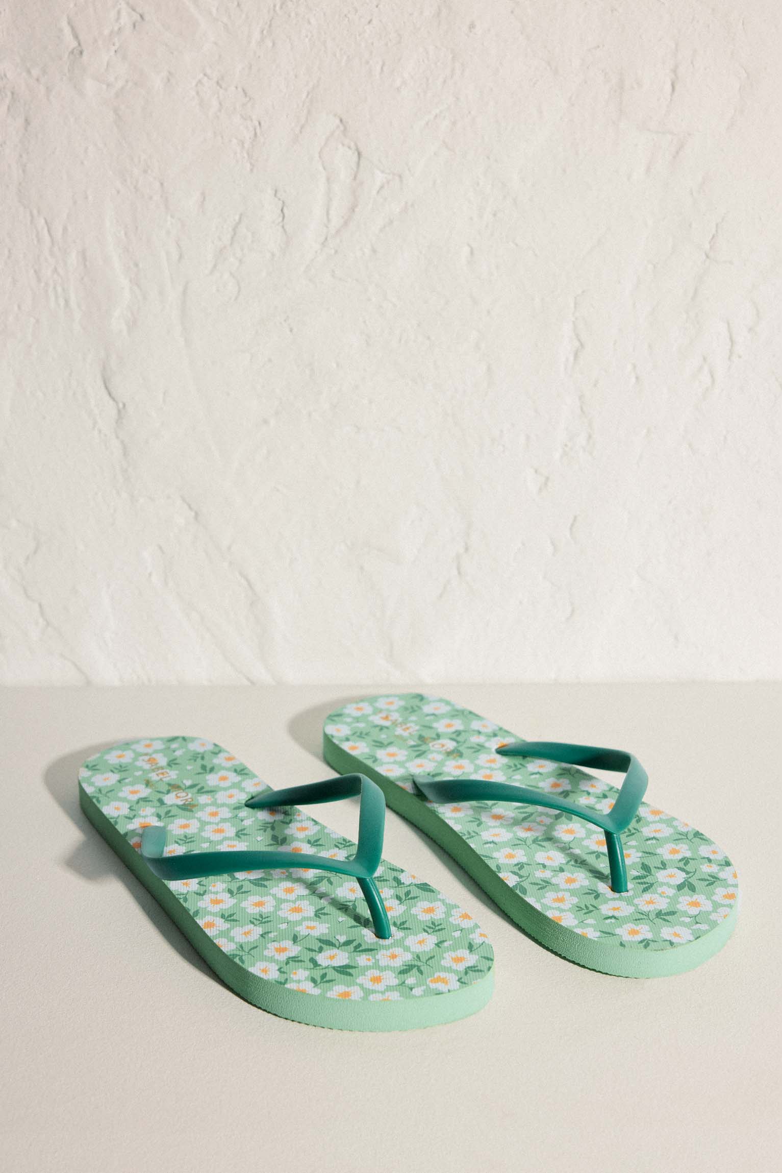 Green Floral Print Flat Beach Flip Flops