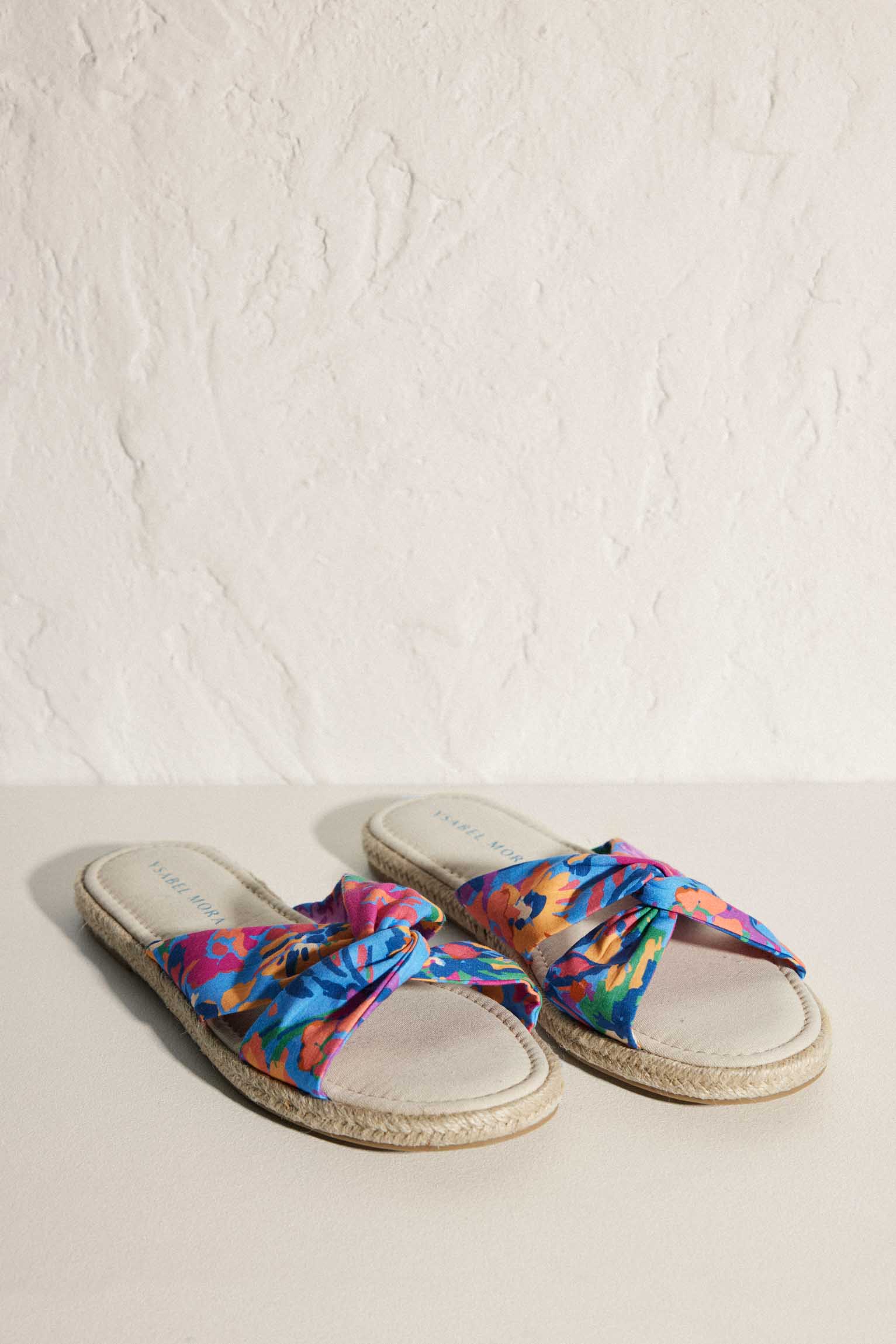 Floral print sandals with cotton comfort insole