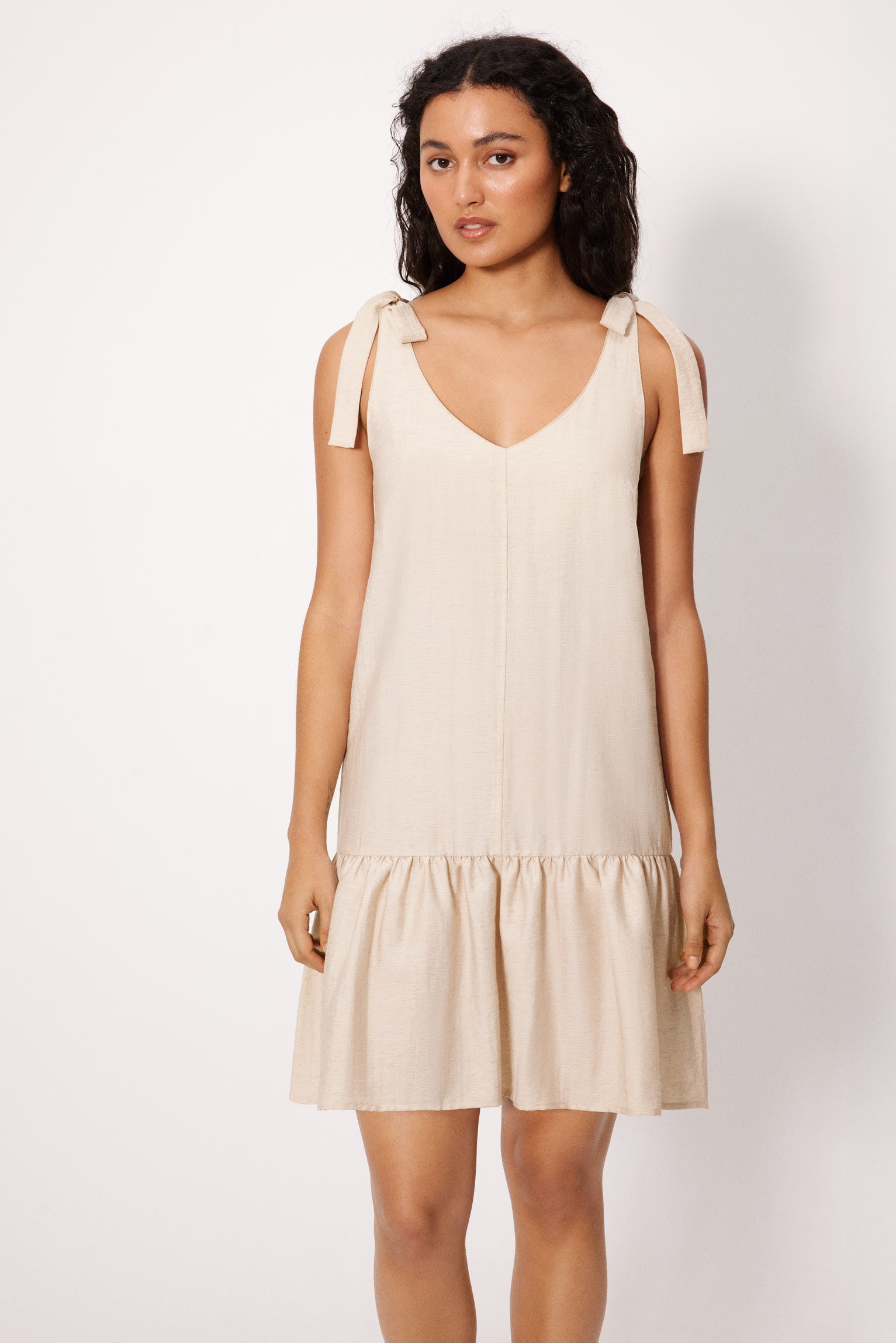 86273-vestido-mujer-verano-corto-con-lino-tirantes-anudados