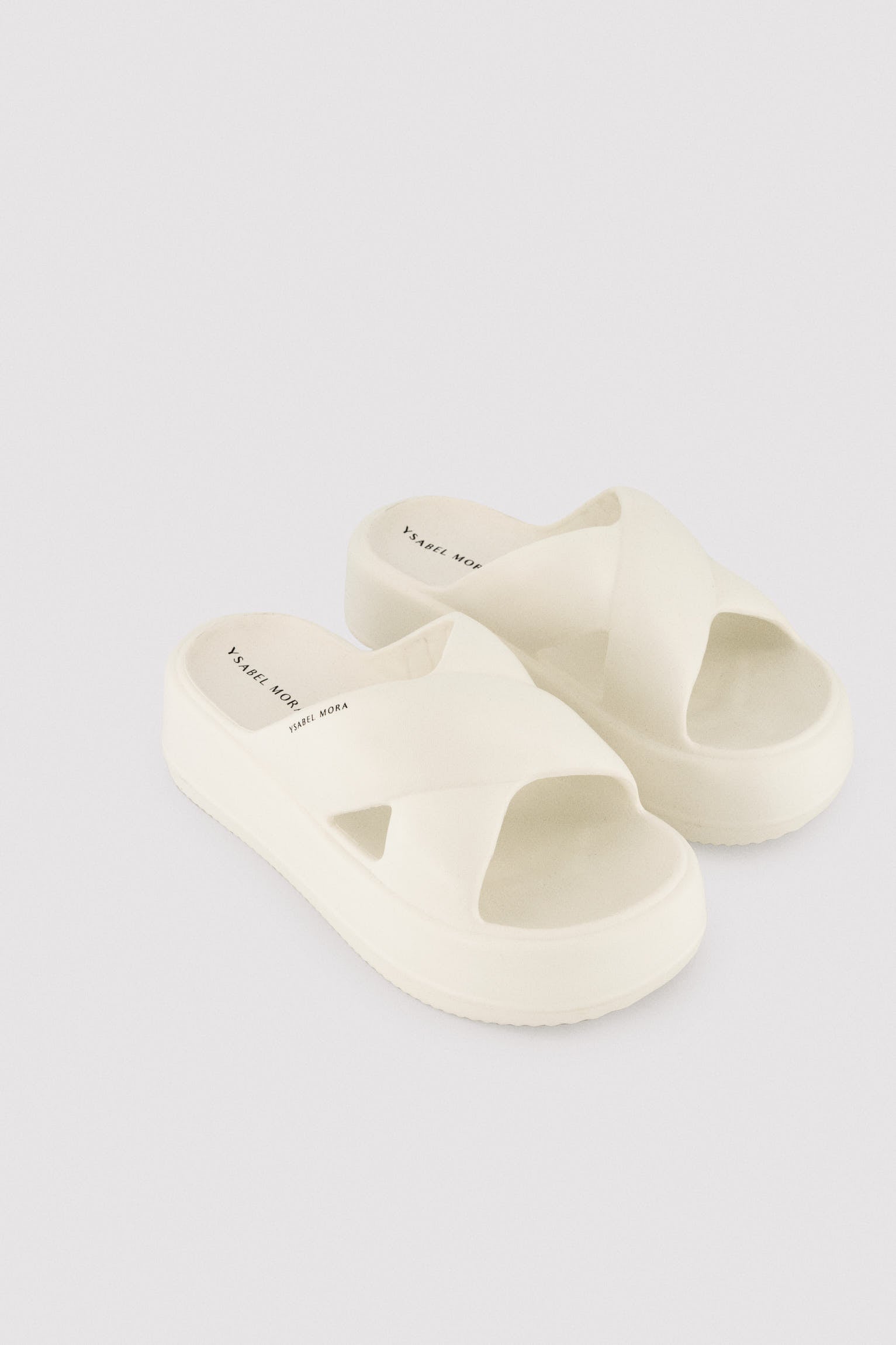 86287-blanco-chanclas-de-playa-con-plataforma-antideslizantes-ligeras-extra-comfort-blancas-ysabel-mora