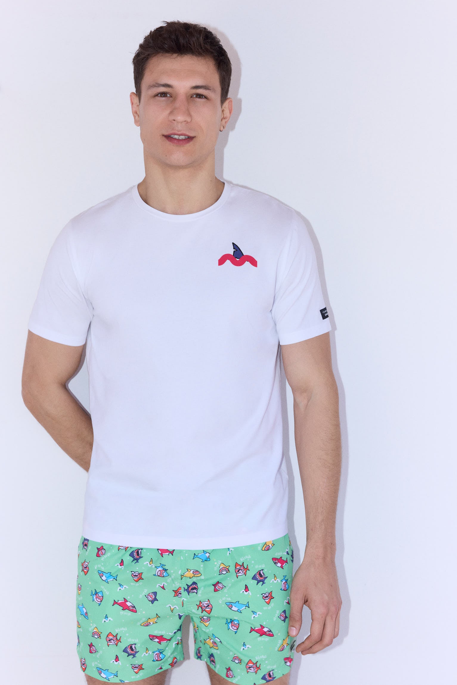 90515-1camiseta-hombre-playa-tiburon-ysabel-mora-blanco