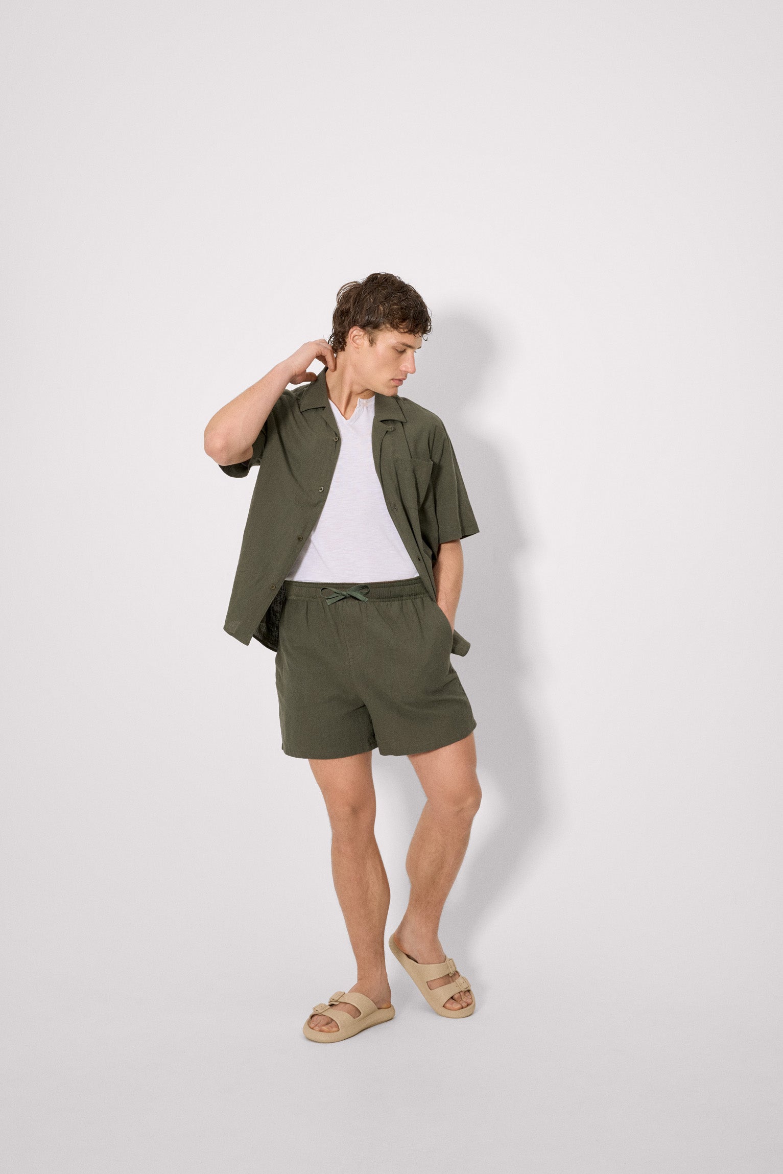 Chanclas hombre hebillas beige