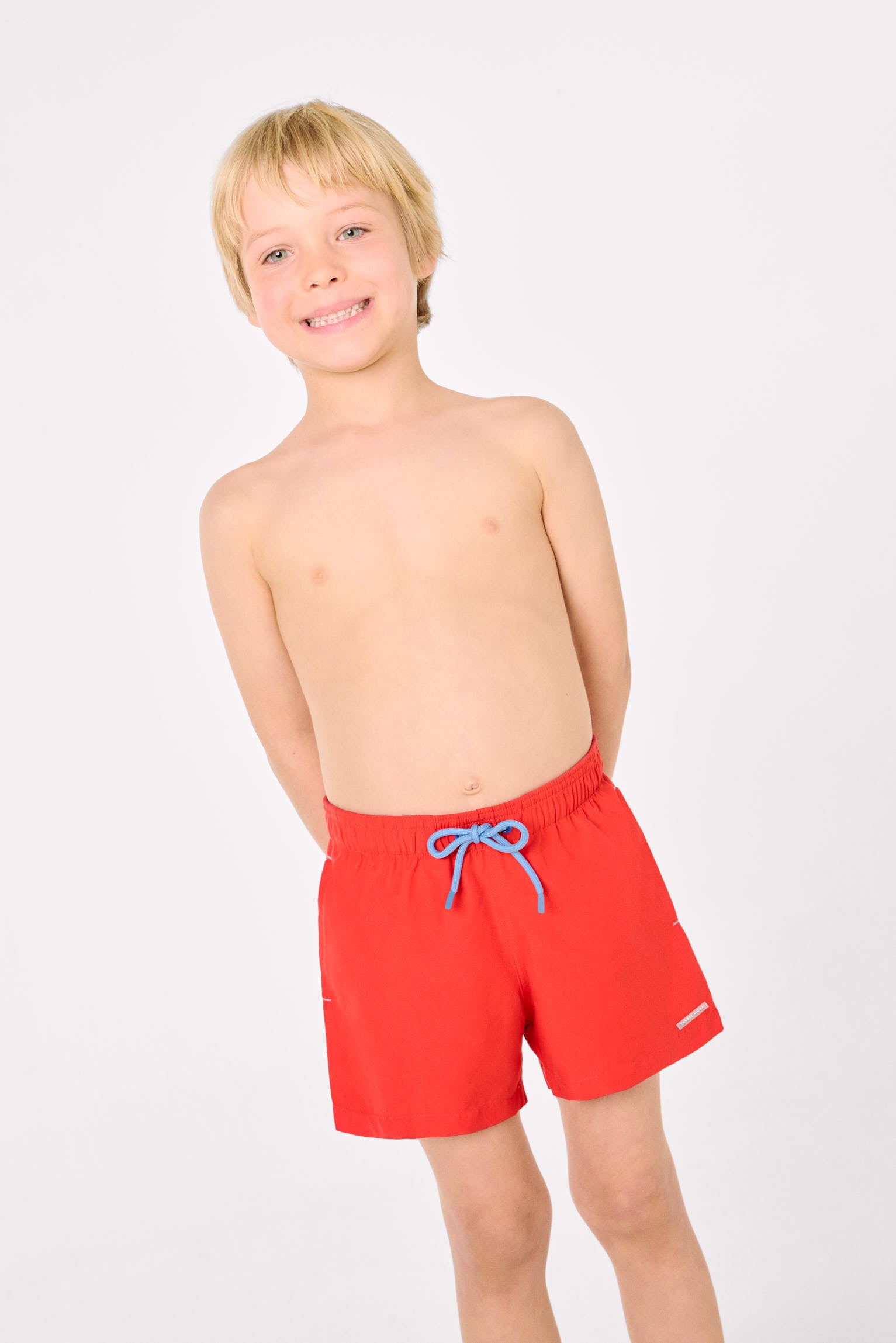 Bañador niño corto forro contraste rojo - Ysabel Mora