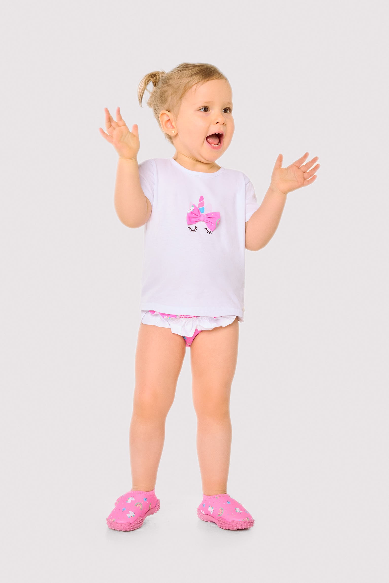 Unicorn print baby t-shirt and bloomers set