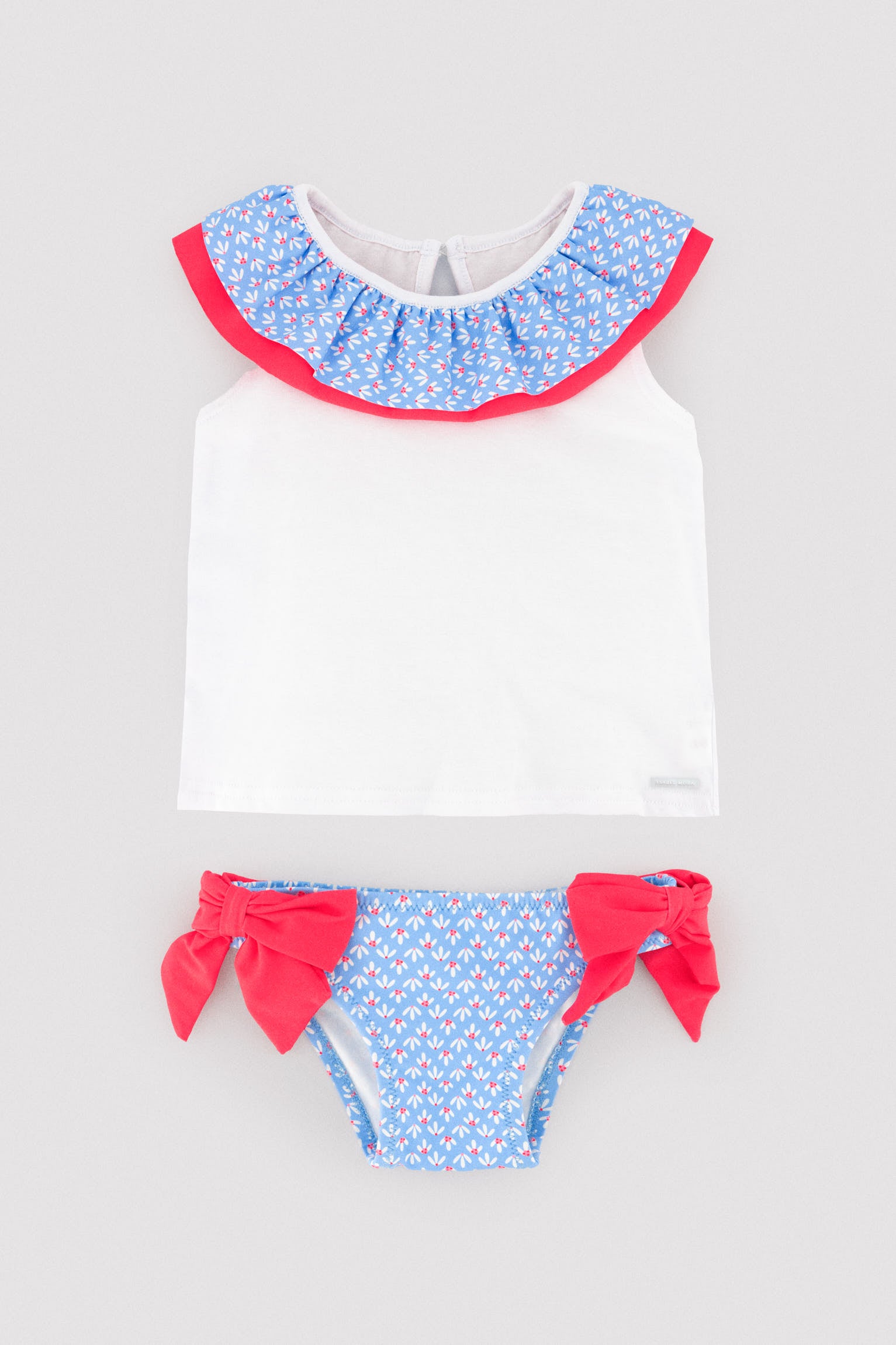 Baby set: t-shirt and bloomers with ruffle and bow details, floral print
