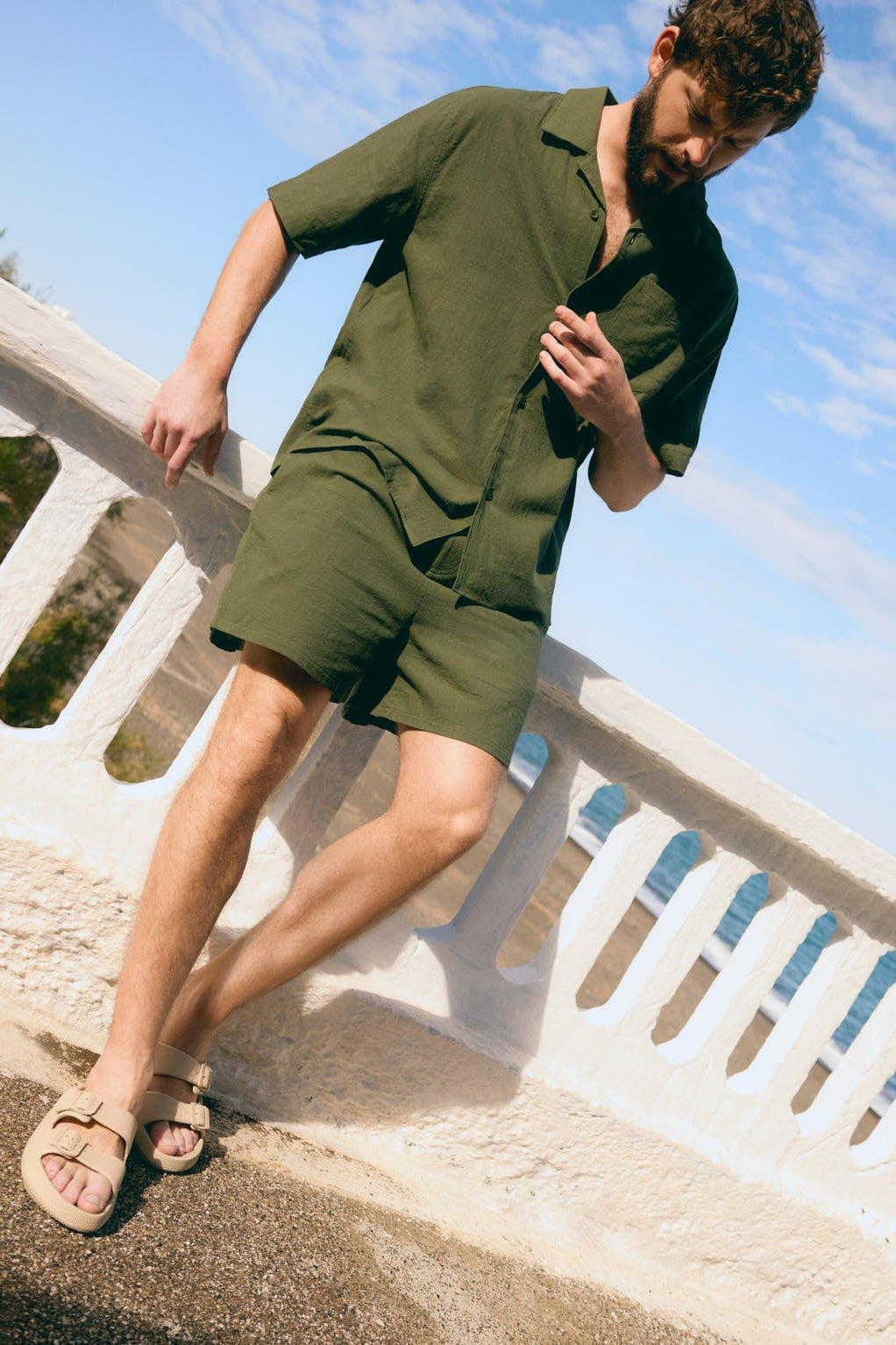 Pantalón corto efecto lino verde botella - Ysabel Mora