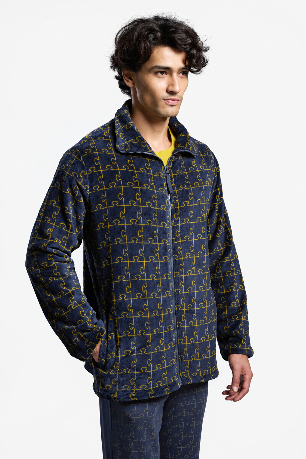 Men's short puzzle-print coral fleece robe