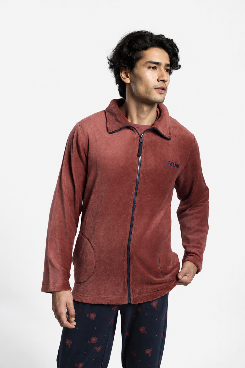 Men's short brick-red coral fleece robe with contrast zip