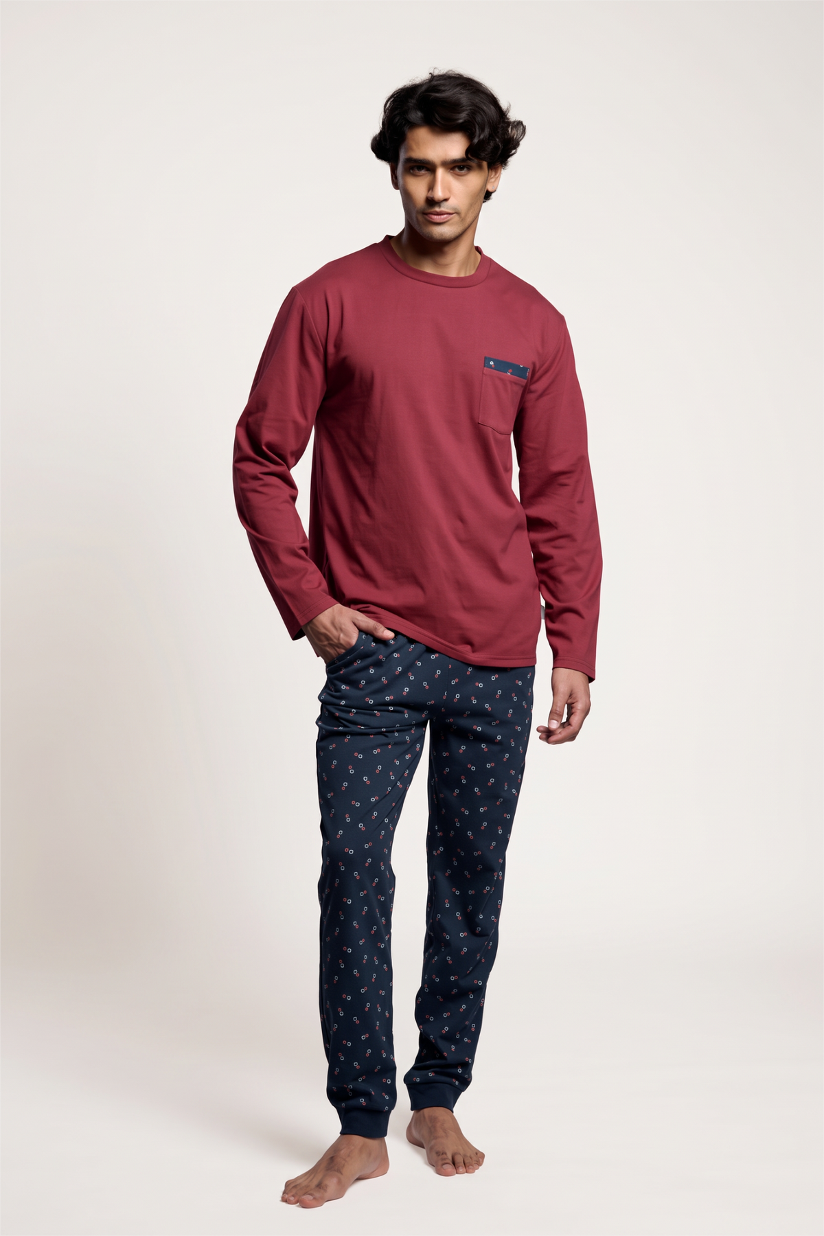 Men's long cotton printed pyjamas with pocket detail