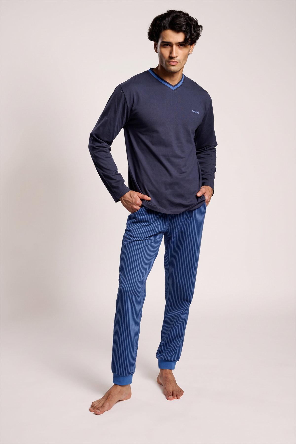 Men's long cotton V-neck vertical-stripe pyjamas