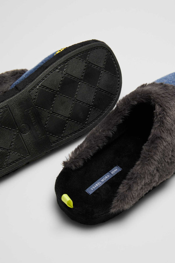 Fur house slippers detail