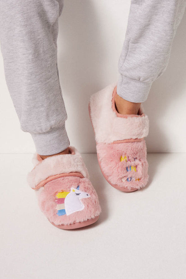 Children's slippers with adhesive closure