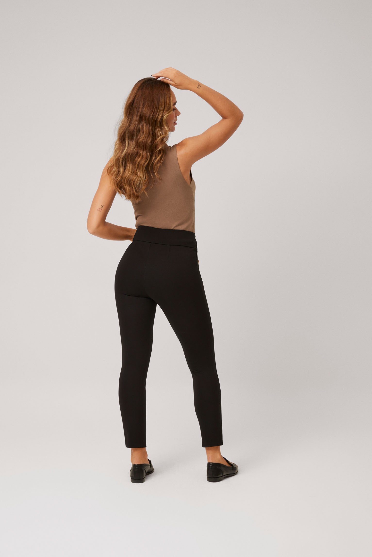 70404-3-leggings-liso-mujer-ysabel-mora - Negro